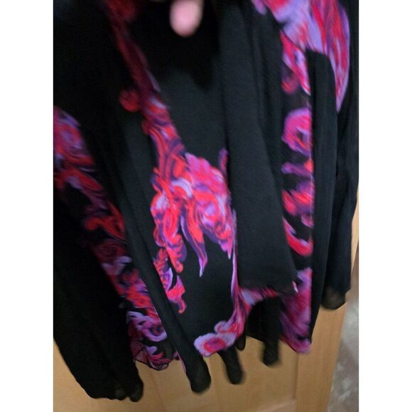 Boho Black & Red Floral Long Sleeve Tunic Dress With Keyhole Back - Picture 4 of 6